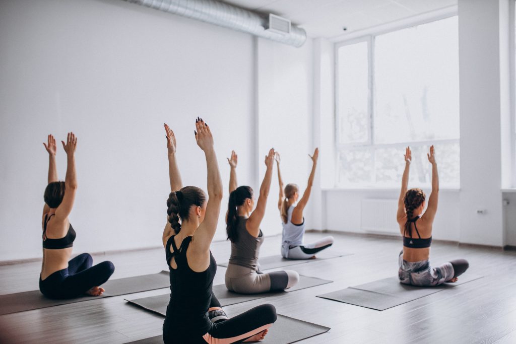 Yoga εναντίον Pilates: Ποιο είναι καλύτερο? 24